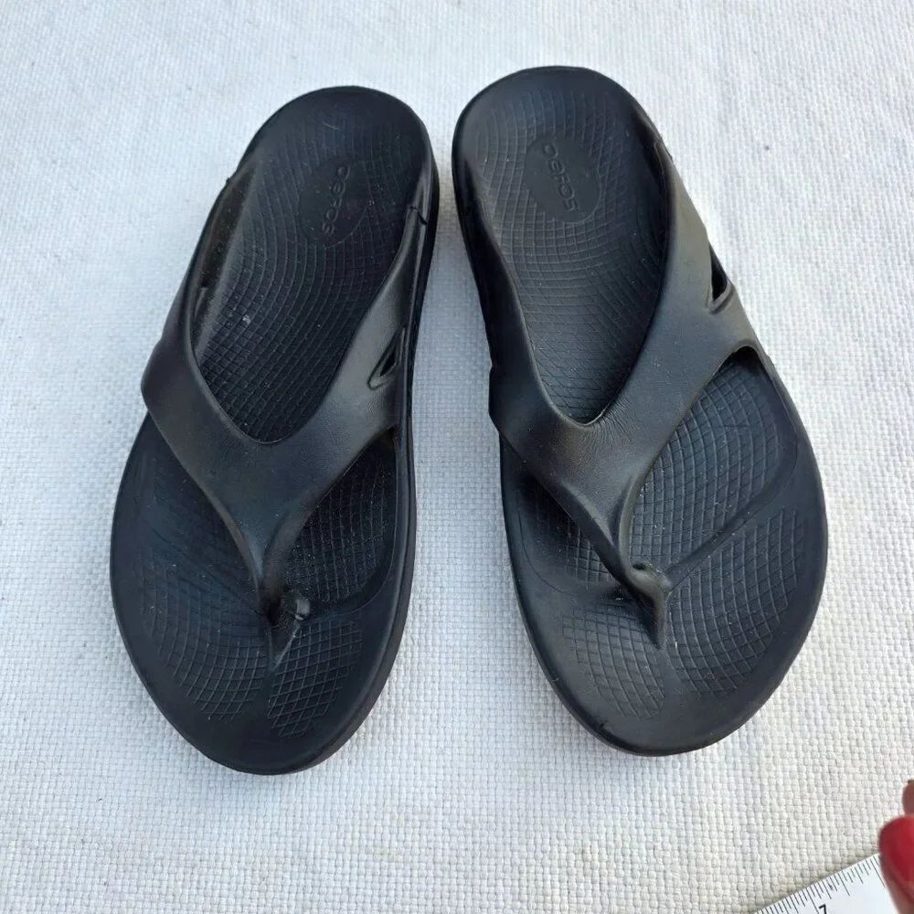 Oofos recovery sandals